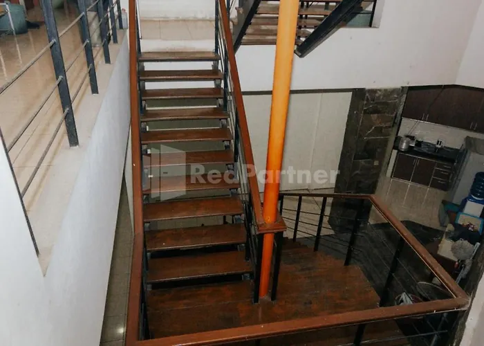 De Lugano Scbd Syariah Mitra Reddoorz Hotel Jakarta